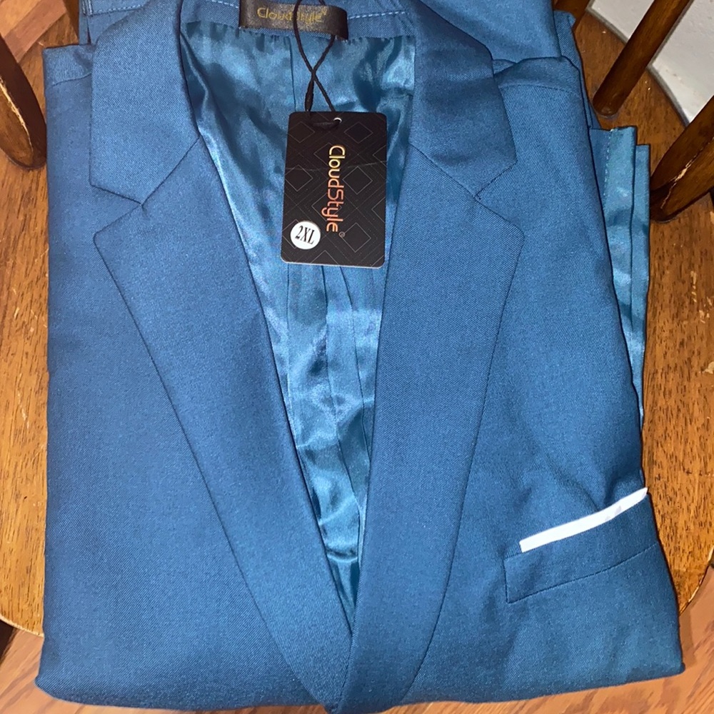 Ordered 2 by mistake. Never worn Brand New never worn